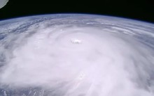 Ảnh hiếm siêu bão Ragasa từ vũ trụ: Cảnh tượng dữ dội như nuốt chửng Trái Đất, phi hành gia ISS nghẹt thở