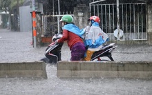 Chủ tịch Hà Nội khuyến cáo người dân hạn chế ra đường khi siêu bão Ragasa đổ bộ