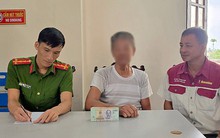 Cụ ông rút sổ tiết kiệm 250 triệu tại quỹ tín dụng, chuẩn bị chuyển khoản làm "thủ tục bảo hiểm" thì được công an yêu cầu dừng giao dịch