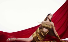 “Tam Hoàng” làng mẫu kết hợp “bà trùm” làng mốt Việt, tung BST được dự đoán khuấy đảo sàn diễn Thượng Hải