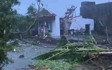 Lốc xoáy kéo sập nhiều nhà dân ở Ninh Bình, 6 người thiệt mạng