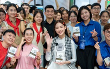 Các người đẹp tỏa sáng cùng Trung Nguyên Legend tại triển lãm A80