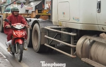 Cận cảnh đoạn đường 'tử thần' ở TPHCM sắp được mở rộng