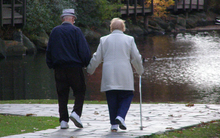 Con trai 40 tuổi vẫn ăn bám, than trợ cấp 17 triệu/tháng không đủ sống rồi buông 1 câu khiến cha mẹ sốc toàn tập