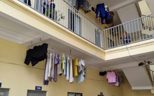 Nhà trọ Hà Nội khan hiếm, giá cao ngất, sinh viên chật vật tìm thuê