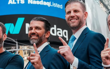 Tài sản của 2 con trai Tổng thống Trump tăng vọt ngày American Bitcoin chào sàn