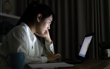 Lương hơn 55 triệu đồng/tháng, tài khoản tiết kiệm hơn 3,6 tỷ đồng, cô gái 28 tuổi vẫn thừa nhận: “Không thiếu tiền nhưng luôn bất an, đêm không ngủ được”