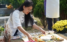 Dịch vụ cúng online tiền triệu đắt khách mùa Vu lan