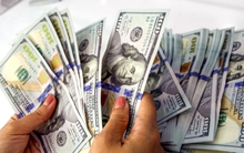 Giá USD lần đầu tiên vượt 27.000 đồng/USD