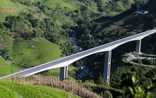 Vì sao cầu cạn có trụ cầu cao nhất Việt Nam tê liệt nhiều tháng qua?