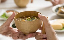 Một người đàn ông 45 tuổi ngất xỉu sau khi ăn và tử vong 4 ngày sau đó, bác sĩ tức giận: Làm sao có thể ăn 2 loại thực phẩm này cùng lúc?