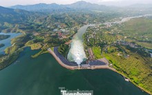 Thủy điện Thác Bà xả lũ