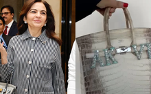 Túi Hermès da cá sấu của người phụ nữ giàu nhất châu Á gắn vật thể lạ