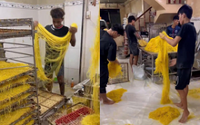 Rùng mình cơ sở làm mì sợi bằng hóa chất suốt 10 năm ở TP.HCM: Hơn 800 tấn "hàng độc" đã tuồn ra thị trường