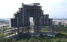 Cận cảnh 2 khách sạn 5 sao dang dở trên đất vàng ven biển Đồng Hới