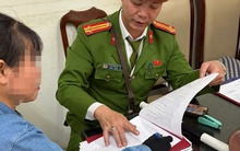 Định "chặt chém" khách Tây chiếc nón lá giá 850.000 đồng, người phụ nữ bị phạt 225.000 đồng