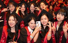 Trường ĐH "Harvard của Việt Nam" chi 1,5 tỷ đồng lì xì Tết cho sinh viên