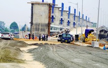 Cầu đập dâng 1.500 tỉ đồng sắp được thông xe