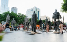 Họa sĩ đứng sau triển lãm lịch sử hút hơn 2 triệu lượt khách trên phố đi bộ Nguyễn Huệ nhận Bằng khen của UBND TP. HCM