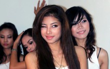 Nhan sắc 16 năm trước của Phạm Hương bị đào lại, spotlight vẫn phải nhường cho 1 người