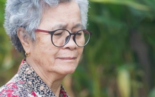 Cụ bà 64 tuổi, lương hưu 10 triệu đồng/tháng nhưng liên tục mua 10 gói bảo hiểm nhân thọ, phí tới 5,2 tỷ đồng, nhân viên BH khẳng định: Tôi đã làm đúng quy trình