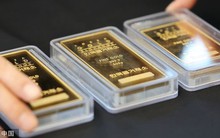 Người phụ nữ bị “lừa đảo vàng” kiểu mới, tự tay cầm thỏi vàng nửa cân trị giá gần 2 tỷ giao cho tội phạm