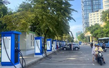 TPHCM lắp đặt tủ đổi pin trên vỉa hè