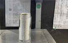 Mua nhẫn kim cương được tặng bình giữ nhiệt bạc nguyên chất, 3 năm sau kim cương mất giá 90% còn quà tặng kèm giá trị gấp 3