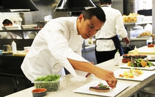 Vì sao nhiều chủ quán ngày càng “ngại đi chợ” dù nguồn nông sản ngày một dồi dào?