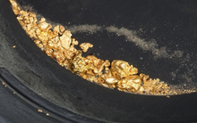 Phát hiện 629.000 kg vàng ẩn trong bãi rác thải