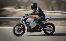 VinFast của ông Phạm Nhật Vượng ra mắt liền lúc 7 xe máy điện hoàn toàn mới, quy hoạch lại cả 3 dòng sản phẩm