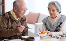 Nghỉ hưu rồi, có phải ăn sáng lúc nào cũng được? Nếu đã 60 tuổi, bạn sẽ giật mình khi biết sự thật