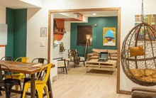 Chung tiền mở quán cà phê, đang bán ổn thì chủ đòi mặt bằng: Cặp bạn thân quyết chi hơn 18 tỷ làm 1 việc không ngờ!