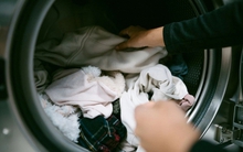 8 loại quần áo bẩn đến mấy cũng không được cho vào máy giặt