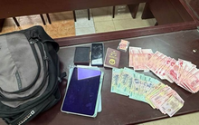 Tài xế công nghệ bất ngờ phát hiện ba lô chứa loạt tiền mặt 500k và ngoại tệ: Công an vào cuộc xác minh