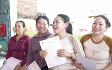 Xã cùng lúc cấp hàng loạt ‘sổ đỏ’ cho dân sau gần 20 năm chờ đợi