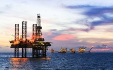 GAS, BSR, POW, PLX cùng các cổ phiếu năng lượng đồng loạt tím trần: Điều gì đang xảy ra