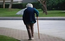 4 hành động của anh chị em trong gia đình khiến bố mẹ đau lòng nhất, còn buồn hơn cả cạch mặt nhau!