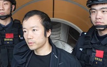 Trung Quốc áp giải Chen Zhi, phanh phui "trang trại điện thoại" đáng sợ của Prince Group