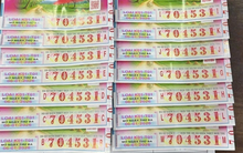 Đi chợ mua 14 tờ vé số, hôm sau người phụ nữ dẫn nhiều người thân đến đại lý làm một việc