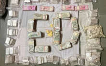 Đột kích tư gia một môi giới chứng khoán, tịch thu 1,2 kg vàng trị giá 4,7 tỷ đồng, 110 kg bạc giá 7,8 tỷ đồng, 1,4 tỷ tiền mặt, tài sản vượt xa thu nhập hợp pháp