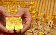 Giá vàng Việt Nam cao hơn thế giới gần 24 triệu đồng/lượng