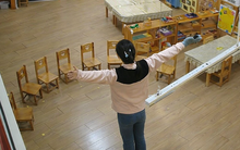 Cảnh tượng kỳ lạ tại một trường mầm non sau giờ tan học