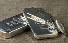 Quỹ bạc lớn nhất thế giới “quay xe” bán ra 70 tấn