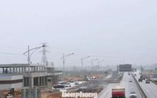 Trạm dừng nghỉ cao tốc Bắc - Nam qua Nghệ An chưa xong, tài xế xoay xở thế nào?