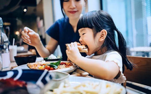 Trẻ sau này có thành đạt hay không, nhìn cách ăn uống cũng có thể đoán ra: Tuyệt đối đừng xem nhẹ!