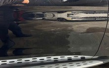 Thông tin mới vụ xe Mercedes bị cào xước, bẻ gương, đập kính khi đỗ trước trung tâm tiếng Anh