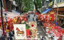 Chuyên gia giải mã 'sức hút trăm năm' của Chợ hoa Hàng Lược