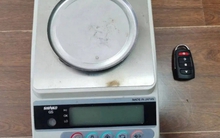 Khách mang 28,29g vàng đi bán, thấy chủ tiệm vàng cân lại chỉ được 22,44g liền báo cảnh sát, vạch trần hành vi trục lợi 127 triệu đồng
