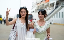 Tàu biển quốc tế chở gần 2.400 khách du lịch Quảng Ninh mùng 1 Tết